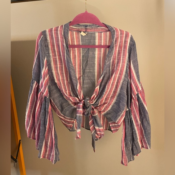 Tie front crop blouse - Picture 2 of 4